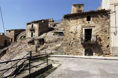 SPERLINGA comune e paese delle madonie in Sicilia. Fotografie di Giulio Azzarello &copy;2014.