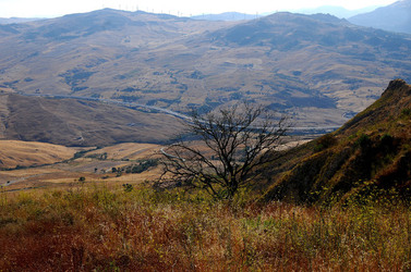 POLIZZI GENEROSA in Sicilia. Fotografie di Giulio Azzarello ©2014. POLIZZI GENEROSA in Sicilia. Fotografie di Giulio Azzarello ©2014.