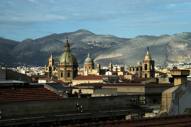 FOTOGRAFIE SPECIALI bianco e nero colore astratto concettuale grafico. Fotografie di Giulio Azzarello &copy;2014.