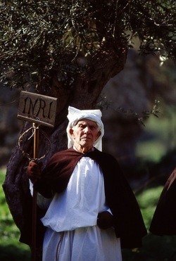 LA CERCA processione religiosa. Fotografie di Giulio Azzarello &copy;1996 2021.