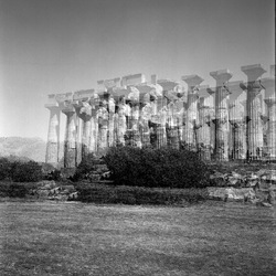 FOTO QUADRATE 6X6. Fotografie di Giulio Azzarello ©2021. FOTO QUADRATE 6X6. Fotografie di Giulio Azzarello ©2021.