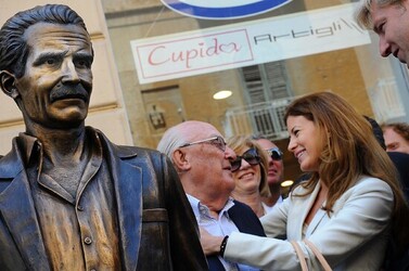 CAMILLERI e MONTALBANO a Porto Empedocle Agrigento . Fotografie di Giulio Azzarello ©2014. CAMILLERI e MONTALBANO a Porto Empedocle Agrigento . Fotografie di Giulio Azzarello ©2014.