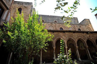 CHIESA E CHIOSTRO DELLA MAGIONE a Palermo panoramiche e particolari. Fotografie di Giulio Azzarello ©2014. CHIESA E CHIOSTRO DELLA MAGIONE a Palermo panoramiche e particolari. Fotografie di Giulio Azzarello ©2014.