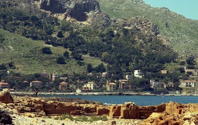 SCOGLIERA ROSSA fotografie di Giulio Azzarello &copy;2021.