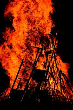 LA VAMPA DI SAN GIUSEPPE a Palermo. Fotografie di Giulio Azzarello ©2018. LA VAMPA DI SAN GIUSEPPE a Palermo. Fotografie di Giulio Azzarello ©2018.