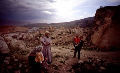 HASANKEYF Anatolia Curdistan. Fotografie di Giulio Azzarello ©2001 2021. HASANKEYF Anatolia Curdistan. Fotografie di Giulio Azzarello ©2001 2021.