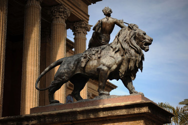 TEATRO Massimo di Palermo visioni panoramiche e particolari. Fotografie di Giulio Azzarello ©2014. TEATRO Massimo di Palermo visioni panoramiche e particolari. Fotografie di Giulio Azzarello ©2014.