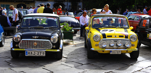 RADUNO di auto classiche MiniCooper. Fotografie di Giulio Azzarello &copy;2016.