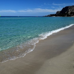 MONDELLO. Fotografie di Giulio Azzarello ©2024.