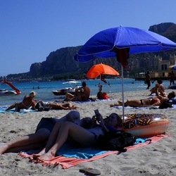 MONDELLO. Fotografie di Giulio Azzarello ©2022.