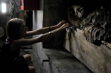 Le CATACOMBE di Palermo documentario film. Fotografie di scena e set di Giulio Azzarello &copy;2014.