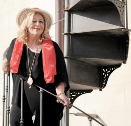 SARA FAVARO attrice e poetessa siciliana. Fotografie di Giulio Azzarello &copy;2018.