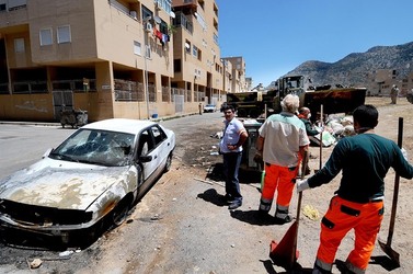 IL QUARTIERE ZEN di Palermo. Fotografie di Giulio Azzarello ©2014. IL QUARTIERE ZEN di Palermo. Fotografie di Giulio Azzarello ©2014.