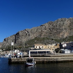 ISOLA. Fotografie di Giulio Azzarello &copy;2024.