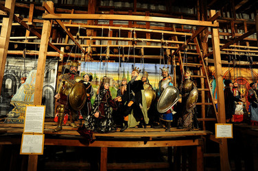 TRADIZIONI IN VIAGGIO mostra di pupi di Mimmo Cuticchio. Fotografie di Giulio Azzarello &copy;2014.