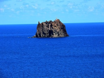 STROMBOLI fotografie di Giulio Azzarello ©2020. STROMBOLI fotografie di Giulio Azzarello ©2020.