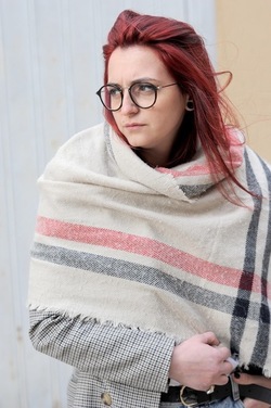 LUCREZIA artista modella attrice. Fotografie di Giulio Azzarello &copy;2018.