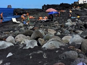 ISOLA di STROMBOLI fotografie di Giulio Azzarello &copy;2020.