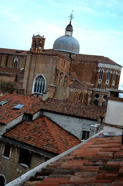 VENEZIA fotografie di Giulio Azzarello &copy;2022.
