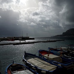 MONDELLO. Fotografie di Giulio Azzarello ©2024. MONDELLO. Fotografie di Giulio Azzarello ©2024.