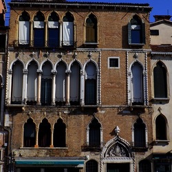 VENEZIA fotografie di Giulio Azzarello &copy;2022.
