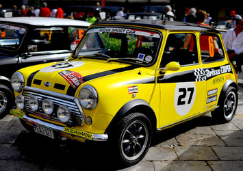 RADUNO di auto classiche MiniCooper. Fotografie di Giulio Azzarello &copy;2016.