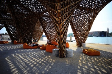STRUTTURA di LEGNO BIENNALE di ARCHITETTURA di VENEZIA. Foto di G.Azzarello ©2018. STRUTTURA di LEGNO BIENNALE di ARCHITETTURA di VENEZIA. Foto di G.Azzarello ©2018.