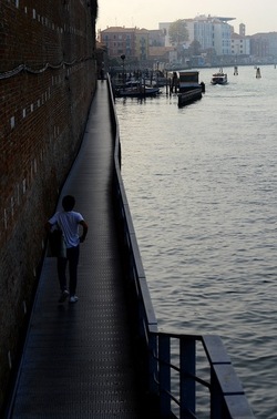 VENEZIA fotografie di Giulio Azzarello ©2020. VENEZIA fotografie di Giulio Azzarello ©2020.