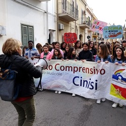 AFROCHE. Fotografie di Giulio Azzarello ©2024. AFROCHE. Fotografie di Giulio Azzarello ©2024.