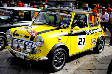 RADUNO di auto classiche MiniCooper. Fotografie di Giulio Azzarello &copy;2016.