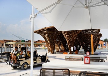 STRUTTURA di LEGNO BIENNALE di ARCHITETTURA di VENEZIA. Foto di G.Azzarello ©2018. STRUTTURA di LEGNO BIENNALE di ARCHITETTURA di VENEZIA. Foto di G.Azzarello ©2018.