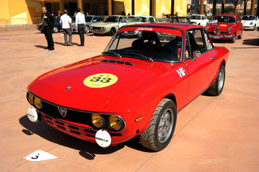 AUTO CLASSICHE ovvero la loro modernit&agrave; in mostra con tanti modelli del passato. Fotografie di Giulio Azzarello &copy;2014.