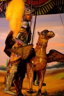 OPERA dei PUPI di Mimmo e Giacomo Cuticchio. Fotografia di Giulio Azzarello ©2020. OPERA dei PUPI di Mimmo e Giacomo Cuticchio. Fotografia di Giulio Azzarello ©2020.