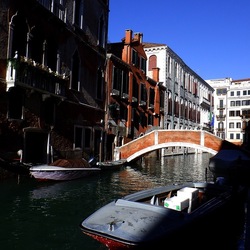 VENEZIA fotografie di Giulio Azzarello &copy;2022.