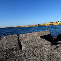 COSTA SICILIANA. Fotografie di Giulio Azzarello &copy;2022.