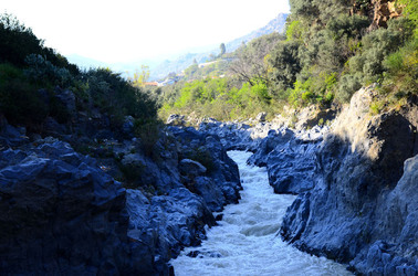 GOLE DELL ALCANTARA in Sicilia. Fotografie di Giulio Azzarello &copy;2016.