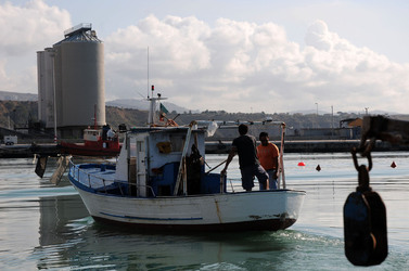 PORTO EMPEDOCLE in Sicilia. Fotografie di Giulio Azzarello &copy;2014.