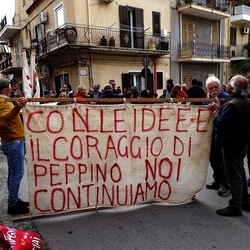 AFROCHE. Fotografie di Giulio Azzarello ©2024. AFROCHE. Fotografie di Giulio Azzarello ©2024.