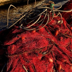 RETI DA PESCA. Fotografie di Giulio Azzarello &copy;2022.