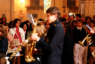 PROCESSIONE RELIGIOSA in Sicilia. Fotografie di Giulio Azzarello &copy;2014.
