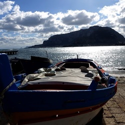 MONDELLO. Fotografe di Giulio Azzarello &copy;2023.