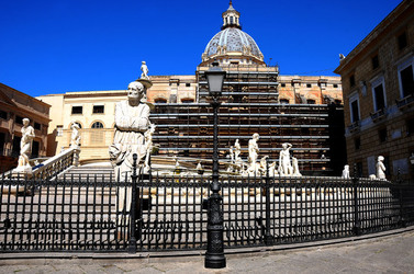 PIAZZA PRETORIA a Palermo panoramiche e particolari. Fotografie di Giulio Azzarello &copy;2014.