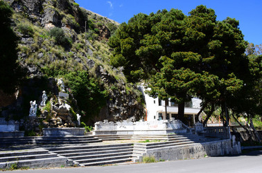 MONREALE in Sicilia. Fotografie di Giulio Azzarello &copy;2016.