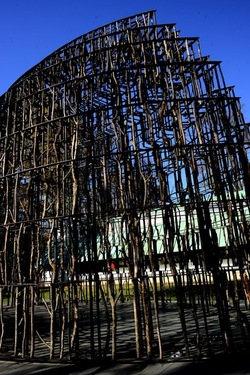 VENEZIA installazione lignea Giardini della Biennale di Arch. Cont. Fotografie di Giulio Azzarello &copy;2022.