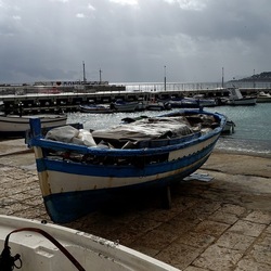 MONDELLO. Fotografie di Giulio Azzarello ©2024. MONDELLO. Fotografie di Giulio Azzarello ©2024.