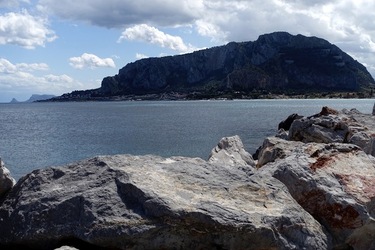 MONDELLO. Fotografie di Giulio Azzaello &copy;2022.