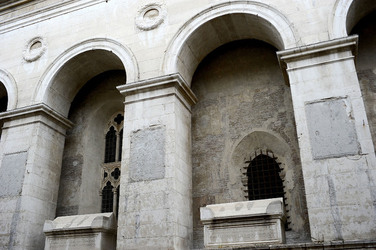 TEMPIO MALATESTIANO e SPIAGGIA di Rimini. Fotografie di Giulio Azzarello &copy;2016.
