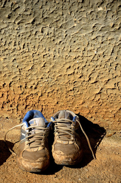 SCARPE di persone povere. Fotografie di Giulio Azzarello &copy;2016.