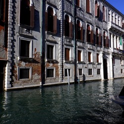VENEZIA fotografie di Giulio Azzarello &copy;2022.
