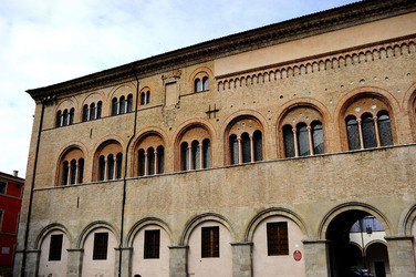 PARMA centro storico. Fotografie di Giulio Azzarello &copy;2016.
